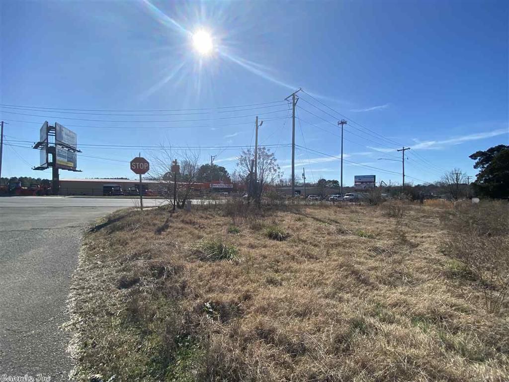2350 E Oak St, Conway, AR 72032